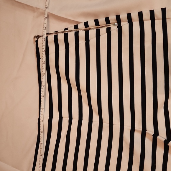 RW & Co High-waisted striped shorts - Picture 5 of 9